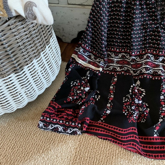 Last Two! Plus Size Block Print Long Tunic Blouse - Picture 4 of 7